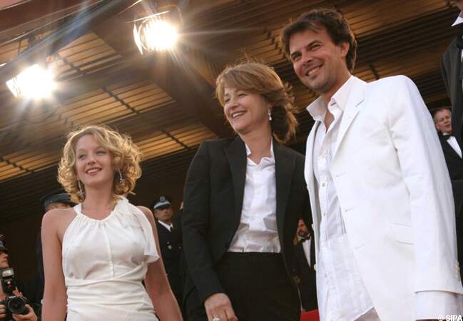 François Ozon, entouré de Charlotte Rampling et Ludivine Sagnier, en 2003 pour Swimming pool