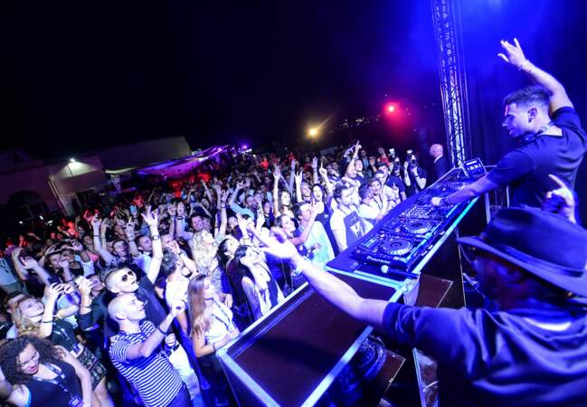 DJ Afrojack à la Axe Boat Beach Party au Palm Beach de Cannes