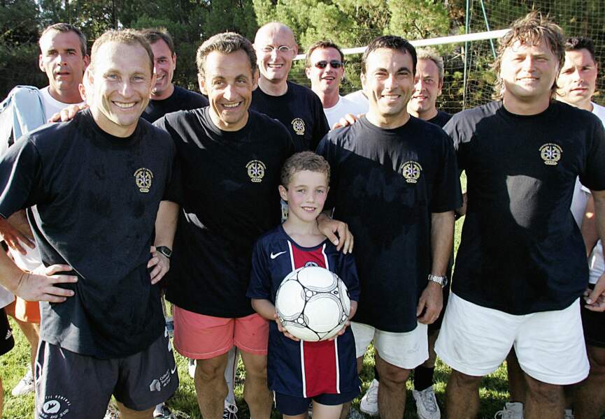 En 2005 à Arcachon, pour un match amical avec Nicolas Sarkozy, Jean-Pierre Papin, Bernard Laporte