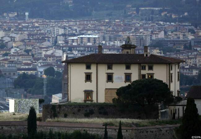 Le fort Belvedere, à Florence. En bas à gauche, un mur de fleurs réalisé spécialement pour leur mariage