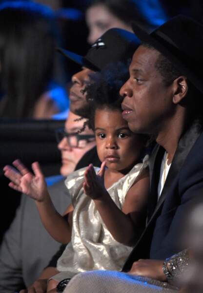 Blue Ivy tout à sa joie dans les bras de Daddy Jay-Z
