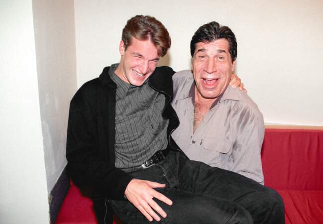 En 1995, il prend la pose avec son père, Jean-Pierre Castaldi