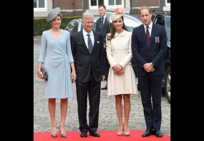 La reine Mathilde et le roi Philippe accueillent Kate et William
