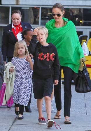 Angelina Jolie, Shiloh et Vivianne