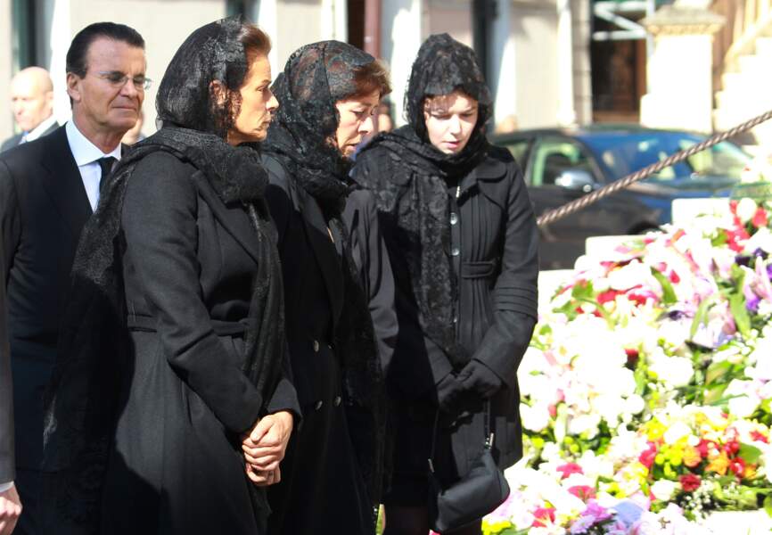 Le clan en deuil lors des obsèques de la princesse Mélanie-Antoinette
