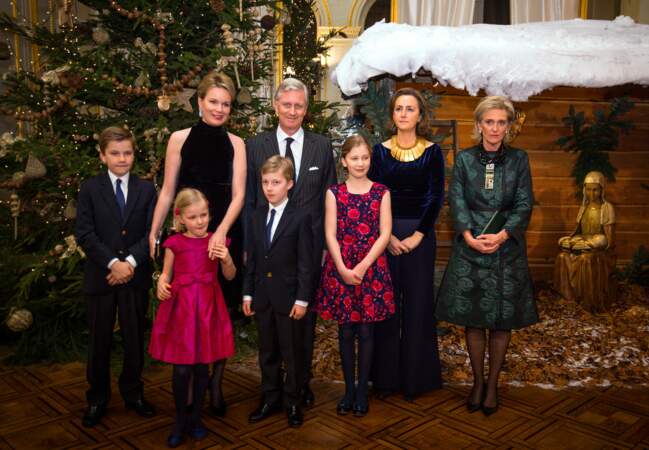 Mathilde et Philippe de Belgique avec leurs enfants et les princesses Claire et Astrid  au concert de Noël