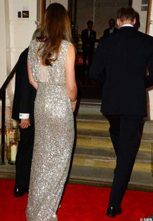 Pour l'occasion Kate avait revêtu une magnifique robe aux reflets dorés