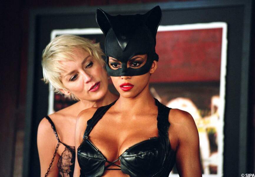 Sharon Stone affronte Halle Berry en Catwoman en 2003