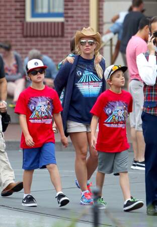 Britney Spears et ses enfants à Disneyland
