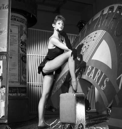 Brigitte Bardot adorable démocratise la ballerine à l'aube des fifties