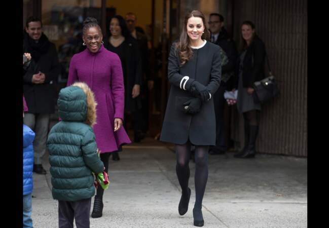 La First Lady et Princesse Kate accueillies par deux enfants