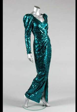 En 1989, Diana ose la robe de sirène à sequins iridescents. Une création Catherine Walker