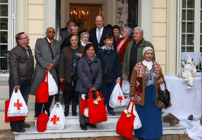Les monégasques qui bénéficient de la Croix Rouges ont reçu leurs paquets par le prince