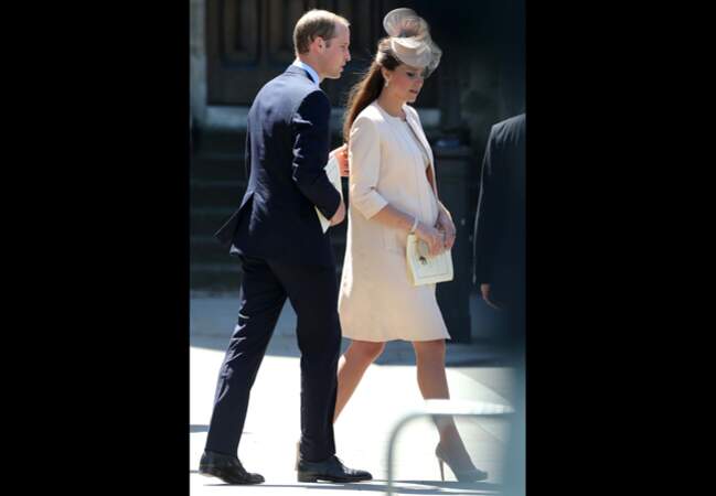 4 juin 2013 - Pour les 60 ans du couronnement de la Reine, Kate opte pour le rose bébé