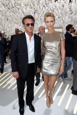 Couple glamour au défilé Dior avec Charlize Theron et Sean Penn