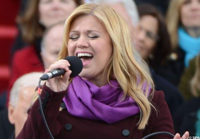 KellY Clarkson chante My Country Tis of Thee