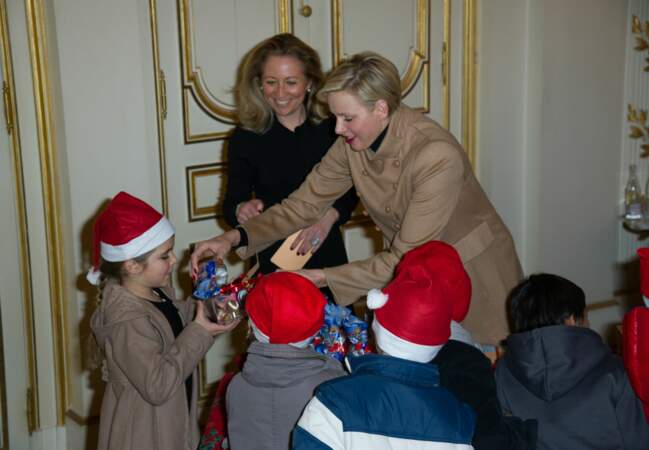 Albert et Charlène reçoivent les enfants du rocher en 2012 à Monaco