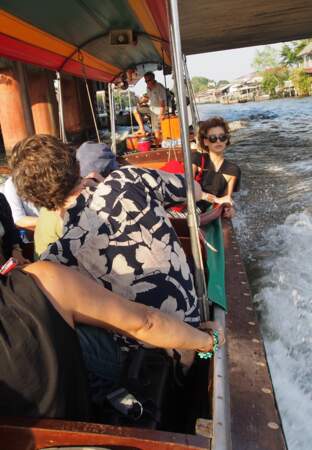 Pose sur le fleuve Chao Phraya qui traverse Bangkok