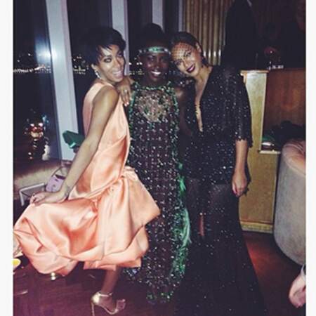 Lupita Nyong'o entourée des sœurs Knowles, Solange et Beyoncé
