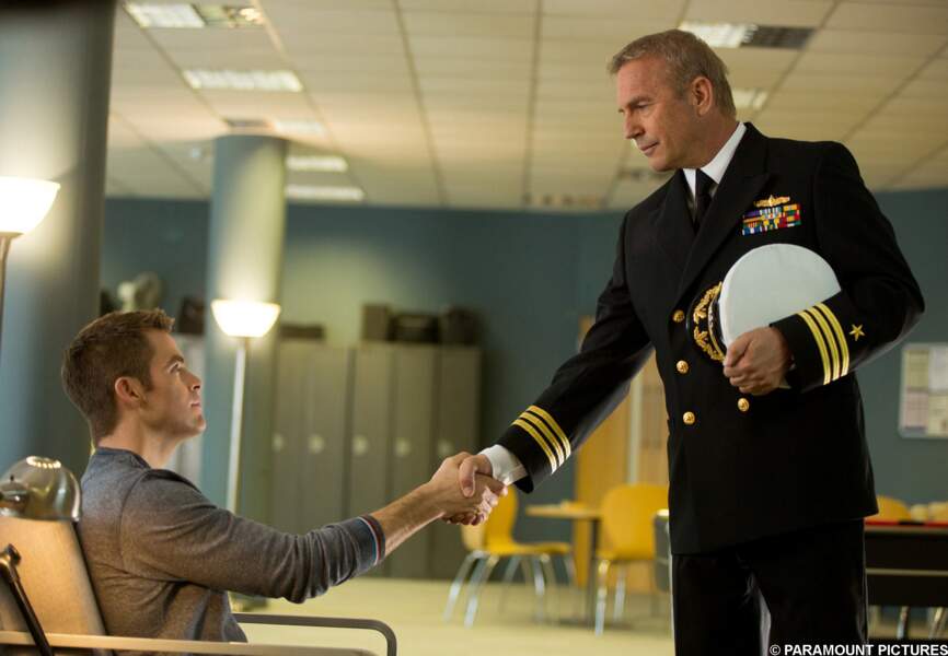 Kevin Costner interprète le personnage qui recrute Jack Ryan dans la CIA