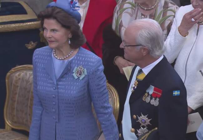 Arrivée de la reine Silvia et du roi Carl XVI Gustaf