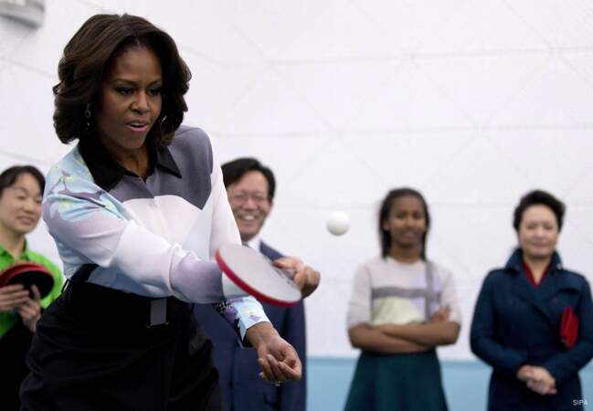 La first lady s'est aussi essayée au ping-pong