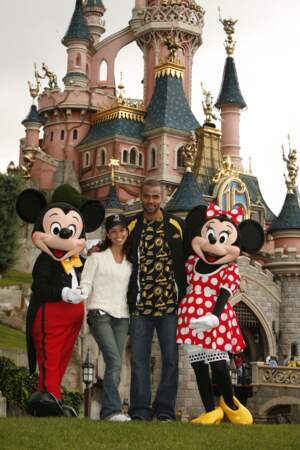 2007- Eva Longoria et Tony Parker en amoureux à Disneyland Paris 