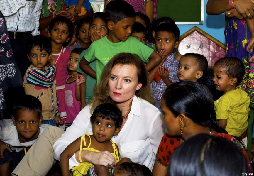 Valérie Trierweiler et les enfants de Bombai