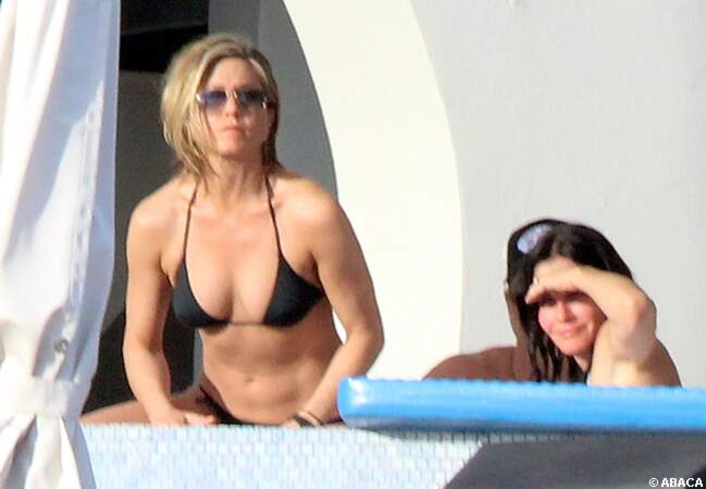 Jennifer Aniston passe les vacances avec sa copine Courteney Cox