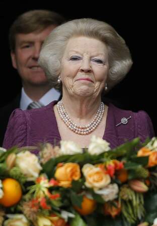 La reine Beatrix des Pays-Bas a passé le flambeau à son fils, ce mardi