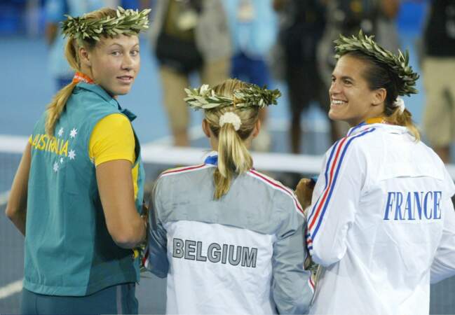 En 2004, la joueuse de tennis remporte la médaille d'argent aux Jeux Olympiques d'Athènes