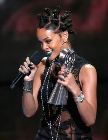 En mai 2014 Rihanna réussit à rendre les macarons très rock