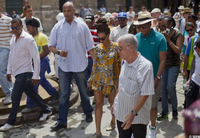 Beyoncé et Jay-Z prennent un bain de foule dans les rues de La Havane