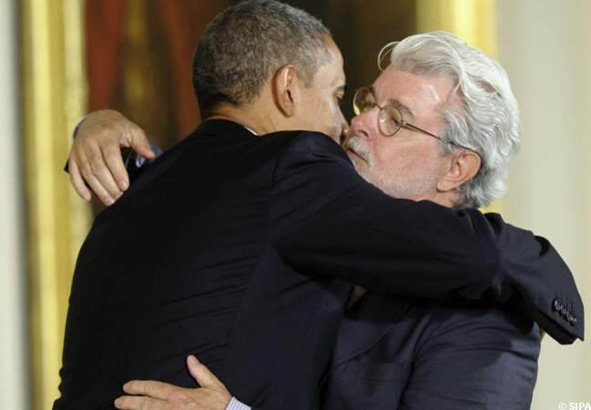 Accolade entre Barack Obama et George Lucas