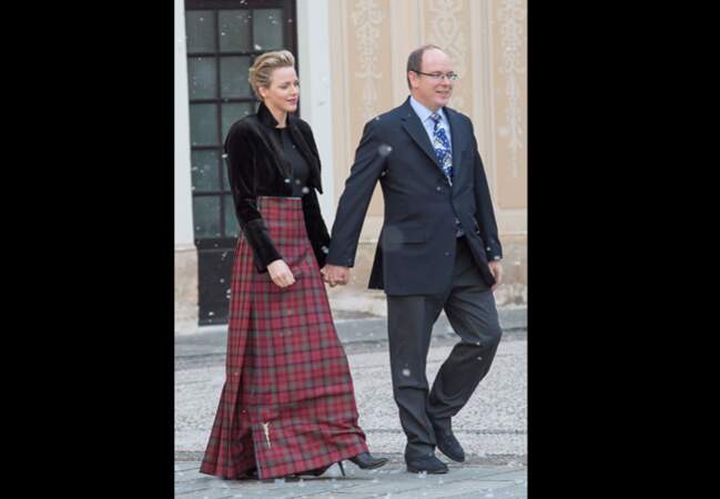 Charlène de Monaco radieuse dans sa jupe tartan