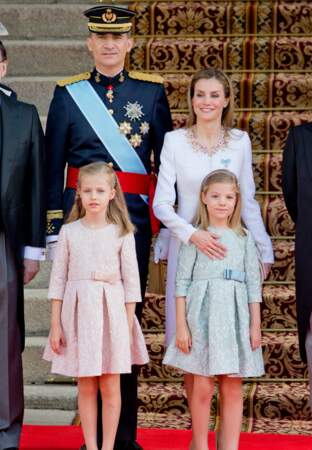 Le 19 juin, le nouveau roi Felipe VI est officiellement intronisé en famille