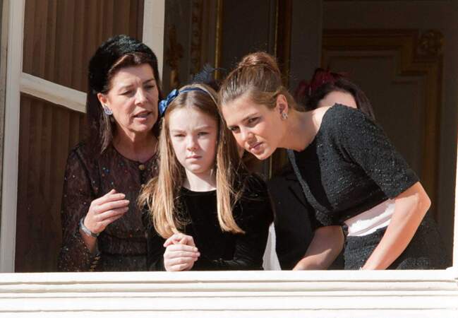 Caroline, Alexandra et Charlotte complices au balcon du Palais Princier