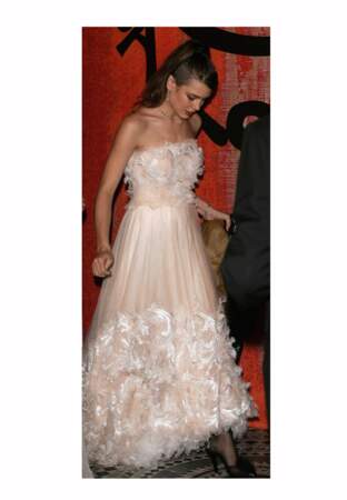 25 mars 2006 - Charlotte, de toute beauté dans sa robe au Bal de la Rose