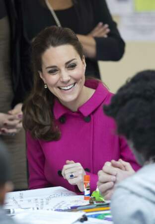 Tout sourire, princesse Kate profite de cet instant avec les adolescents