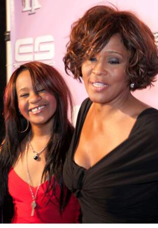 Mère et fille sur le tapis rouge quelques jours avant que l'on retrouve Whitney Houston inanimée dans son bain.