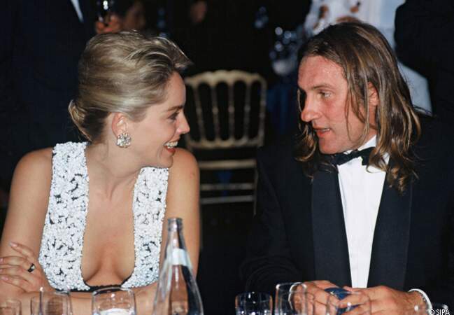 Sharon Stone dîne avec Gérard Depardieu en 1992