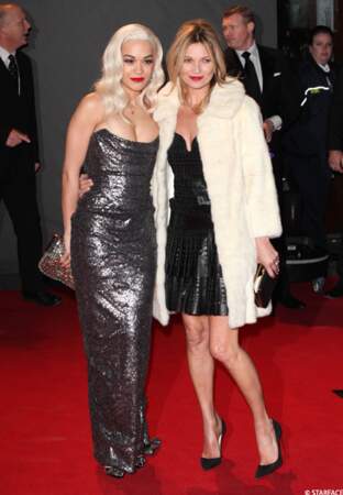 Aux British Fashion Awards aux côtés de son amie Rita Ora le 2 décembre 2013