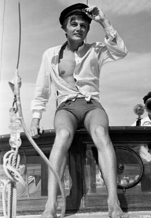 Claude François tourne le clip de la chanson Quand un bateau passe en 1965