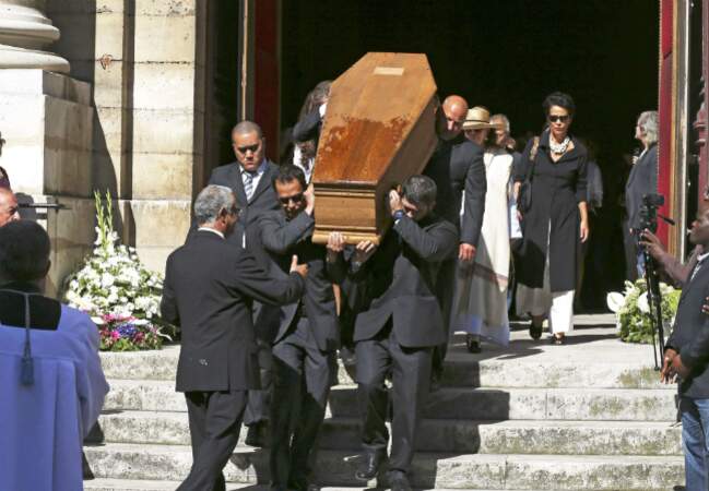 La sortie du cercueil de Jacques Vergès