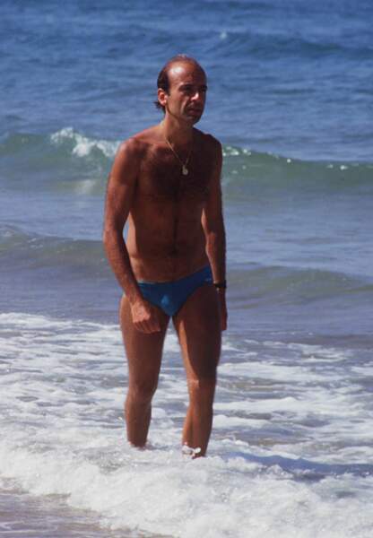 Alain Juppé  sort le maillot de bain à Hossegor en 1985