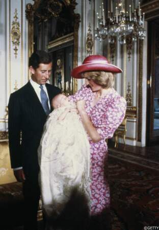 Son daddy, le prince William, a été baptisé dans la salle de Musique du palais de Buckingham