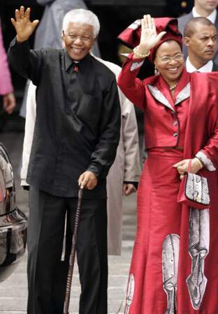 Nelson Mandela et Graca Machel assistent au mariage du prince Felipe d'Espagne, le 22 mai 2004