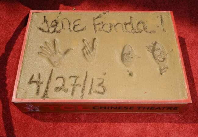 Les empreintes des pieds et des mains de Jane Fonda