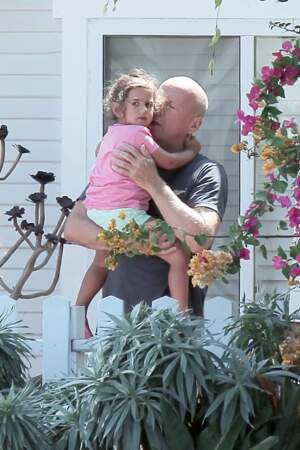 Bruce Willis, 60 ans, rayonne avec sa petite Evelyn née l'an dernier