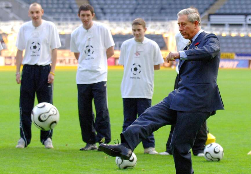 Le prince Charles adore le football